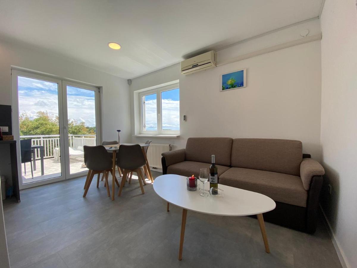 Apartment Bianca Premantura Istrien Bagian luar foto