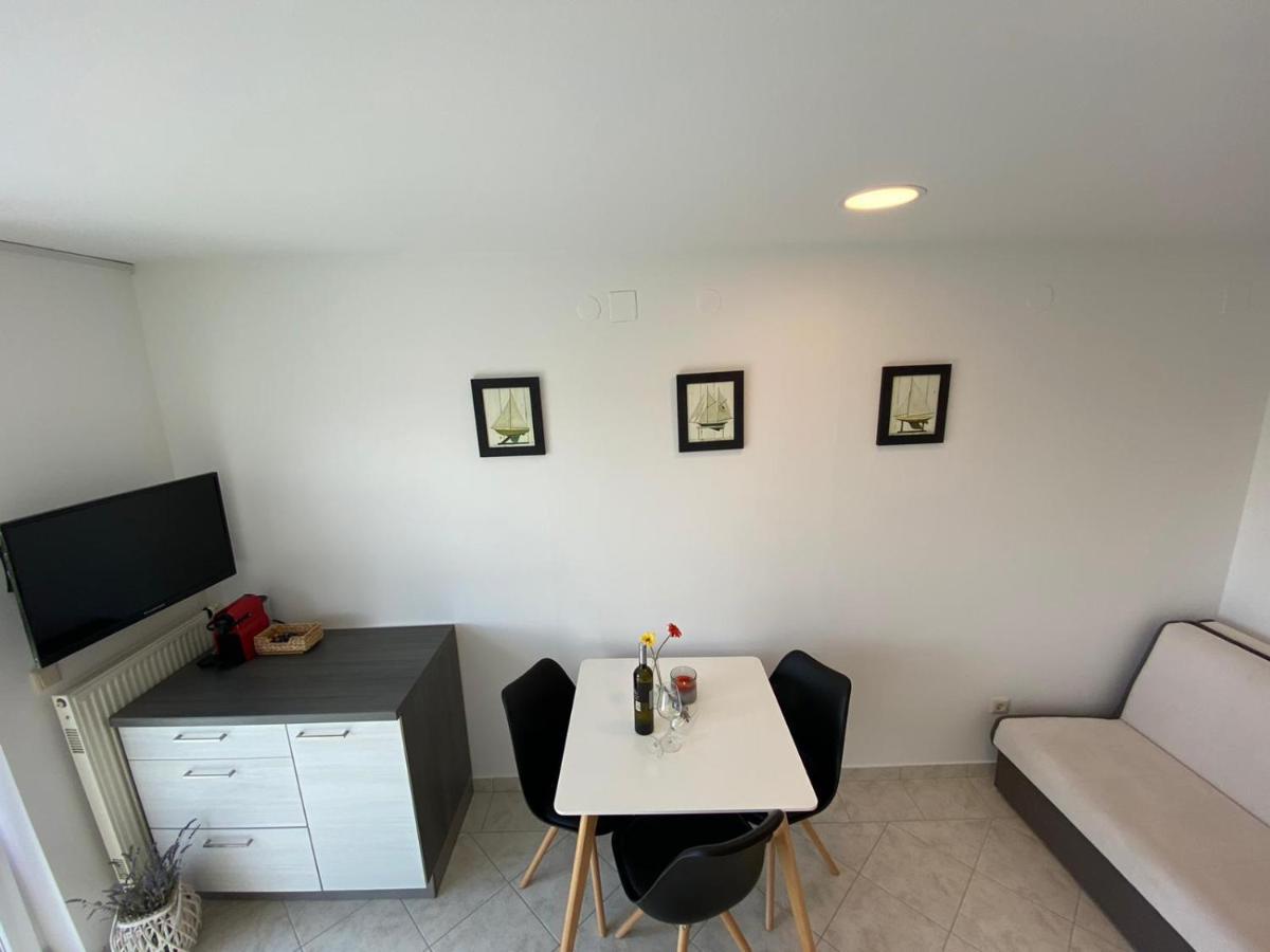 Apartment Bianca Premantura Istrien Bagian luar foto