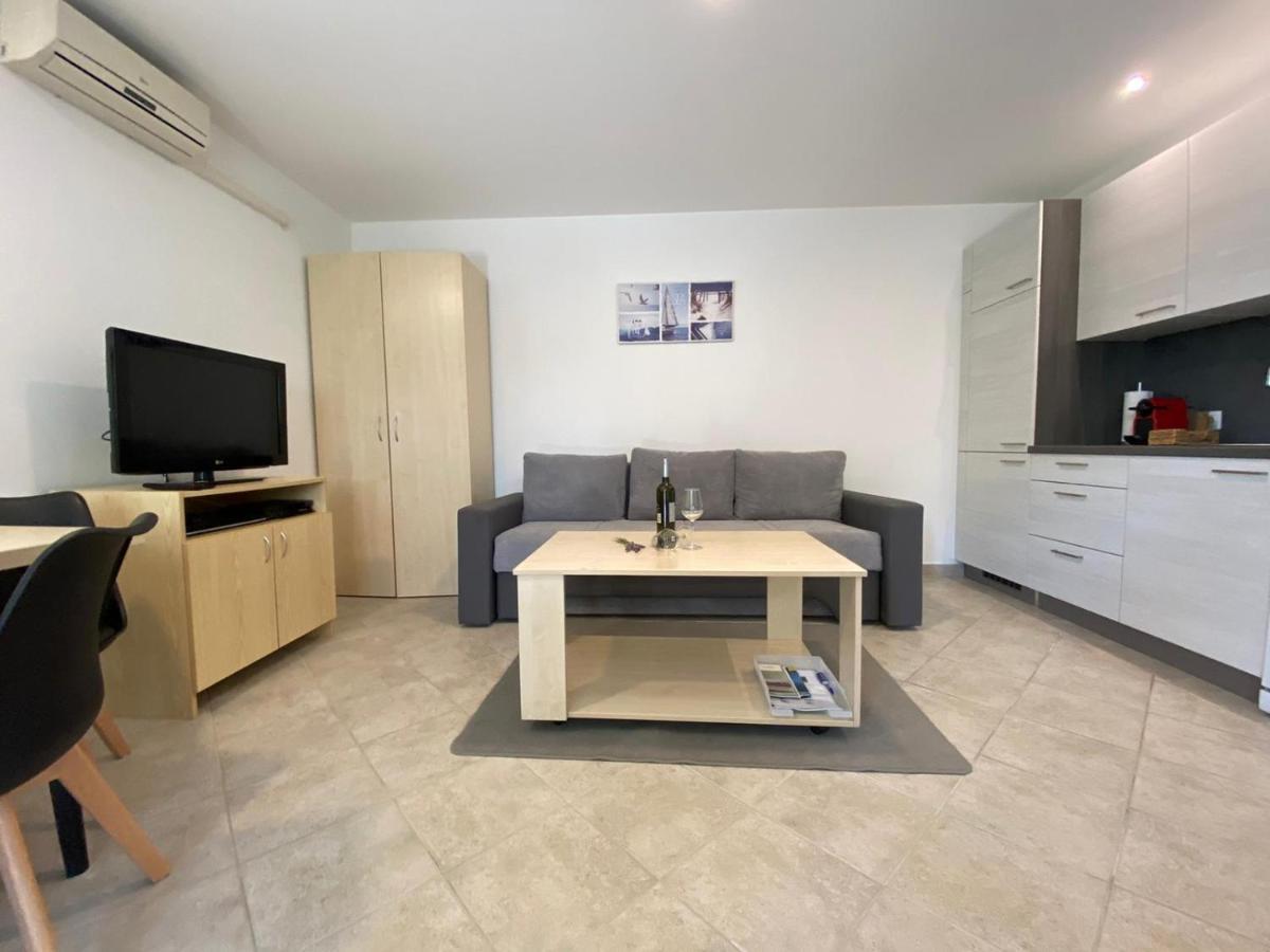 Apartment Bianca Premantura Istrien Bagian luar foto